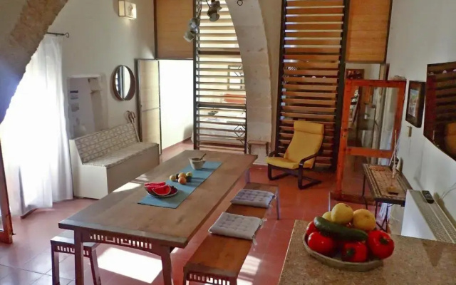 2 Apartments Sharing Garden and Pool