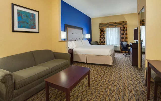 Holiday Inn Express & Suites Tower Center New Brunswick