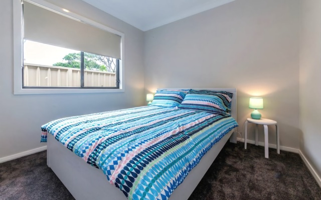 Tomaree Road, 19 'The Cottage' – Guest Rooms – Shoal Bay