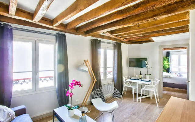 B 841  - Saint Germain des Près - Spacieux appartement