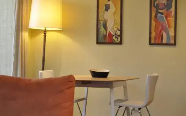 Glebe Self-Contained Modern One-Bedroom Apartment (47ROS)