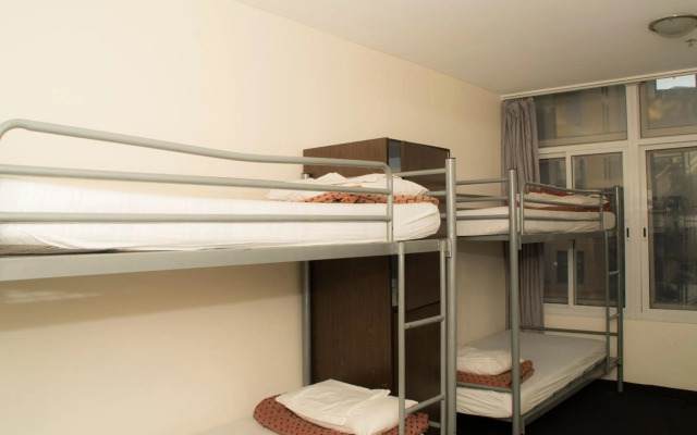 790 on George Backpackers