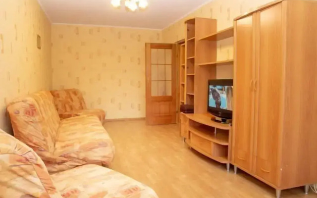 Apartment on Amurskaya St. 82