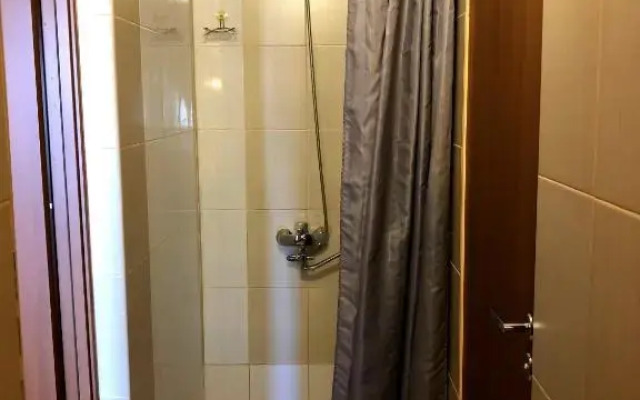 Parallel Hotel