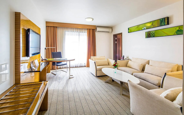 Maple Hotel