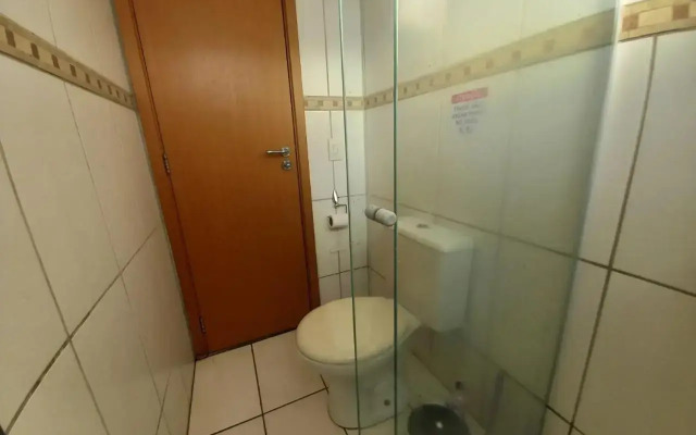 Apartamento com varanda gourmet e churrasqueira Caldas Nova