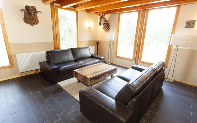 Red Cariboo Apartments