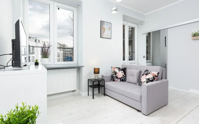 Cosy Studio With Balcony by Renters
