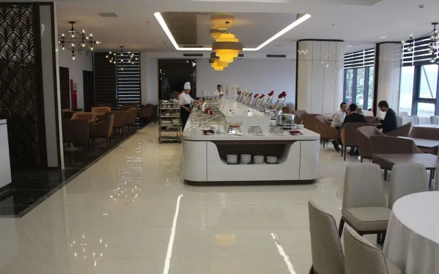 Muong Thanh Grand Bai Chay Hotel