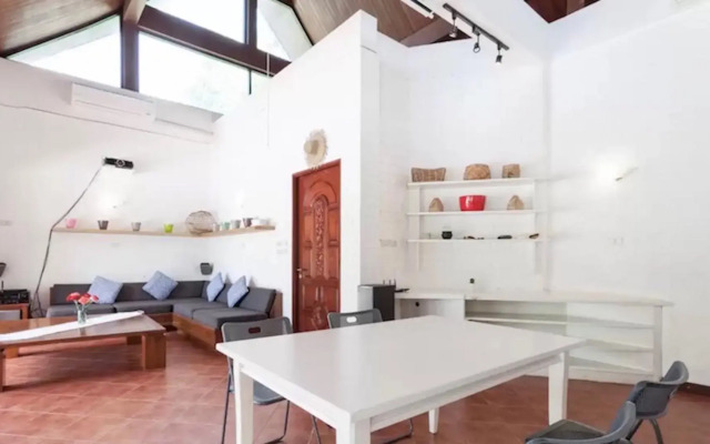 Paklok Traditional Thai Villa