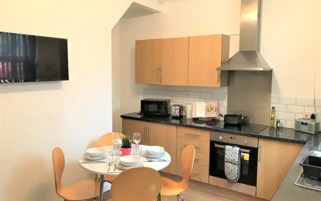 Central Wigan Welcoming Townhouse Sleeps up to 6