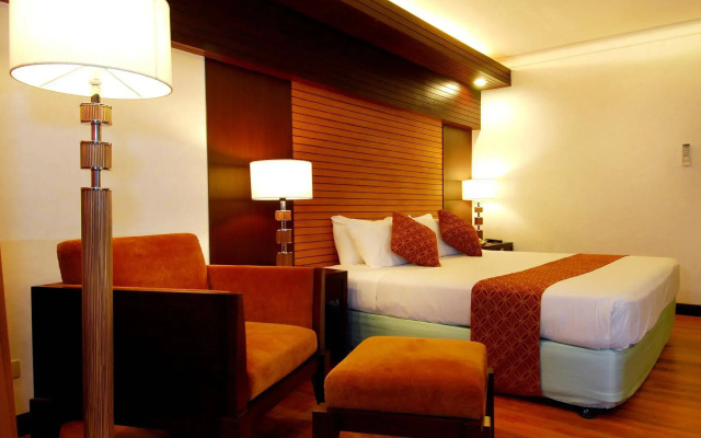 Waterfront Airport Hotel & Casino