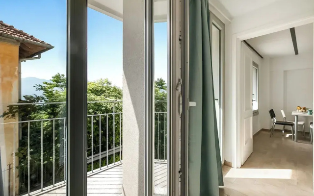 Iris Apartment