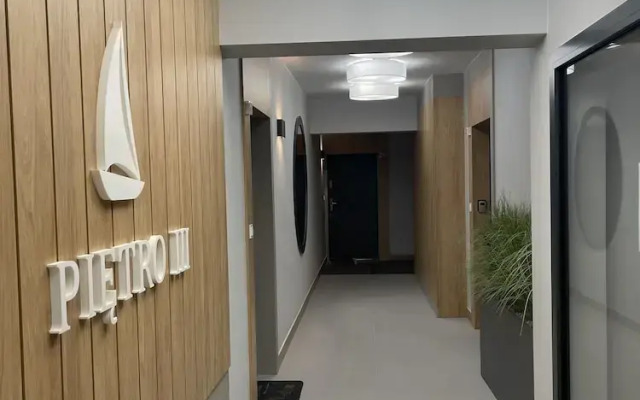 Lake Club Apartments - LoftAffair