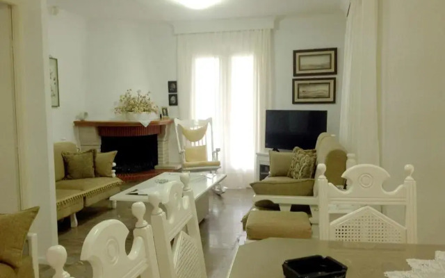 Villa Fofo - Beautiful Sea Front Villa with 650m2 garden