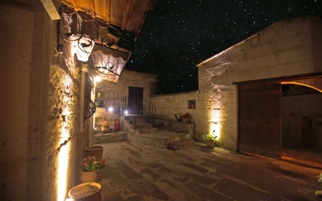 Tulip Cave Suites