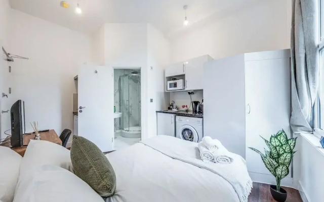 Camberwell High Spec 6-Studio Unit Block