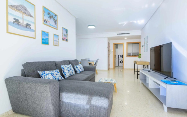 Apart Port Arenal con terraza y piscina