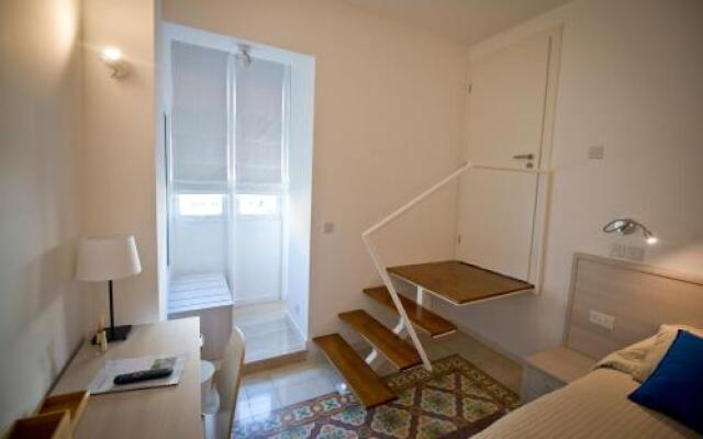Apartment 81