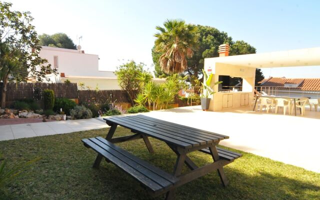 HomeHolidaysRentals Moai - Costa Barcelona