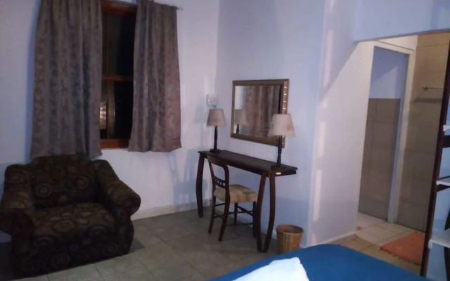 Bread & Barrel Bellville  Guesthouse