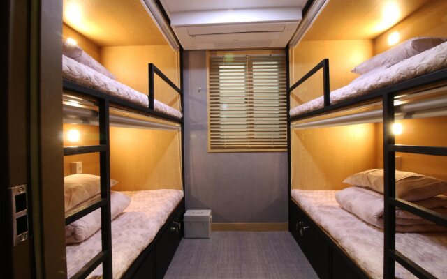 Mint House - Hostel