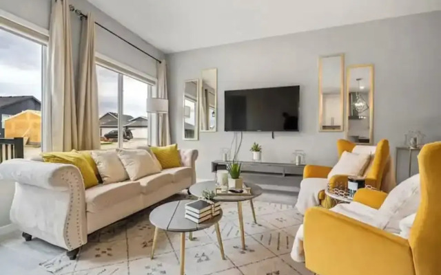 Luxury Modern Home - Livingstone
