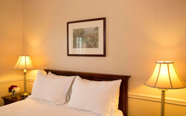 Penn's View Hotel