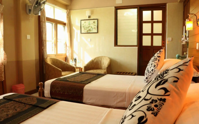 Royal City Hotel