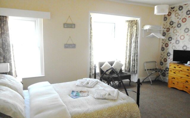 Hotel the Triton Guesthouse