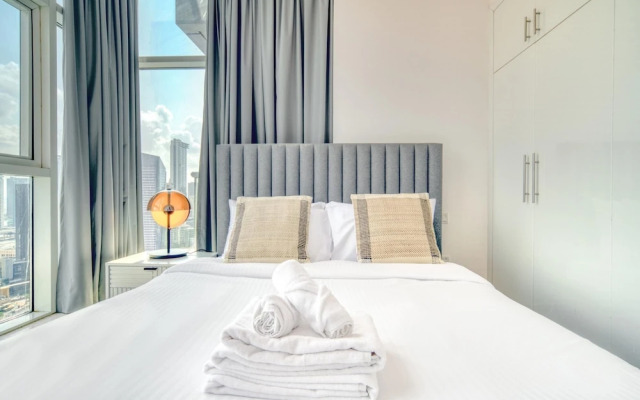 Premium 2BR Apt w Marina Views