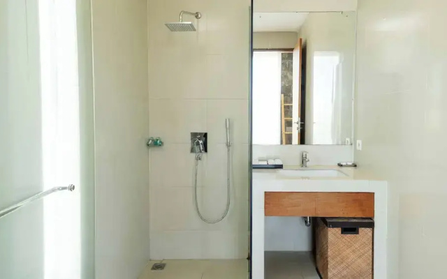 Stunning 2 Br Pool Villa With Rooftop In Seminyak