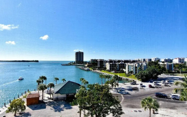 Eagle Cay Building 5-602