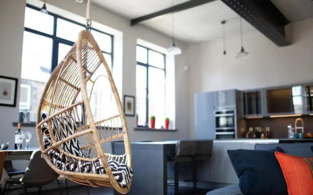 Luxury Manhattan Loft-style Apartment Near Edinburgh City Centre