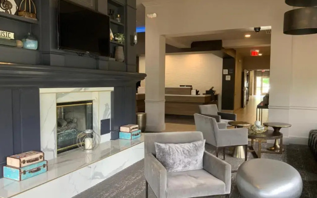 Crowne Plaza Nashville Airport by IHG