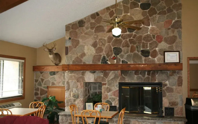 AmericInn Lodge & Suites Elkhorn