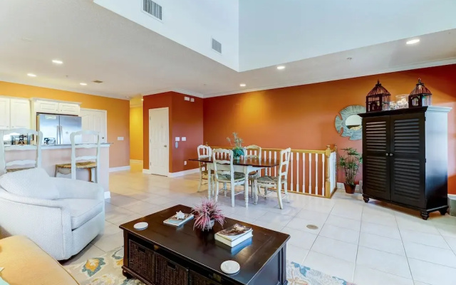 Pet Friendly Condo with Private Parking and Elevator by RedAwning