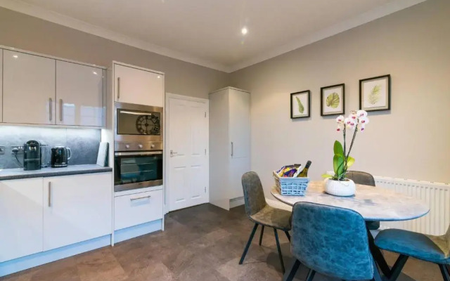 Modern Living 2 Bedroom Apartment South Wilmslow