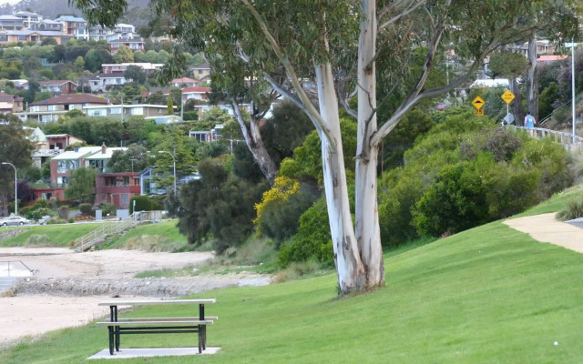 Cedar Cottages Blackmans Bay