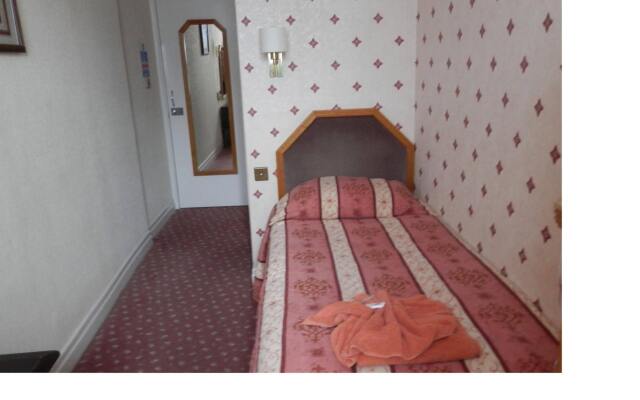 Riviera Hotel