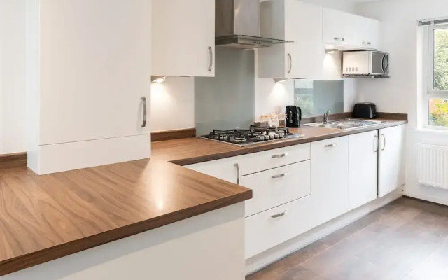 Host Stay Meadow Road