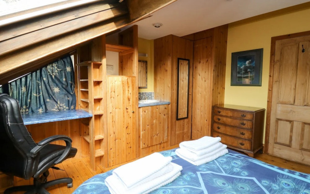 Cringoed House