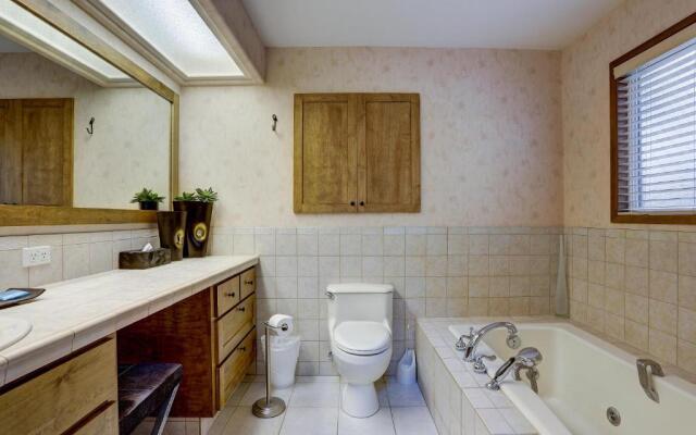 2 Pioneer-AC-Hot Tub-3BR/2BA