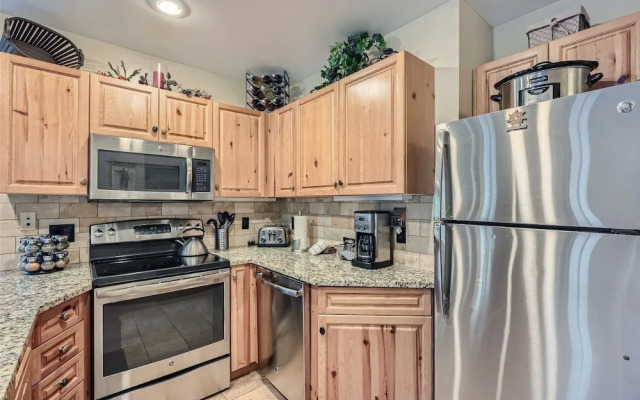 8594 Expedition Station 1 Bedroom Condo by RedAwning