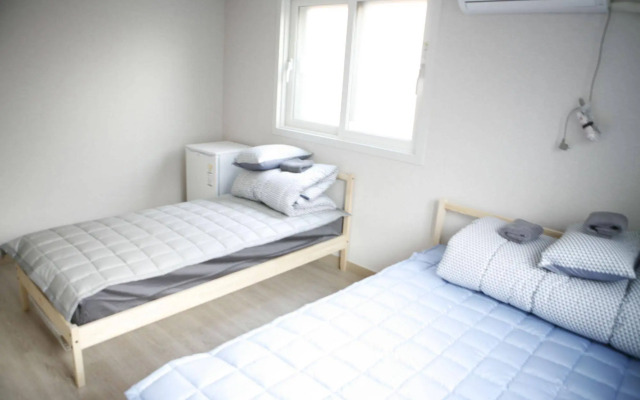 Twin Rabbit Guesthouse