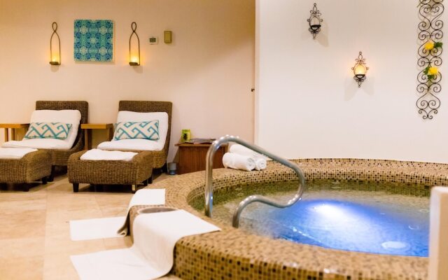 Stay in the Heart of Cabo 1 Bedroom Suite