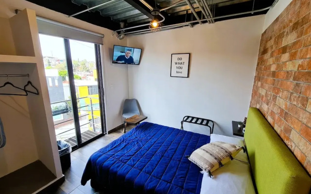 R06 Habitación Equipada STV WIFI Parking