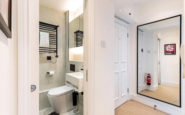 Stylish East London Flat Near Spitalfields Market
