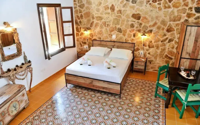 Meandros Suite in Old Town