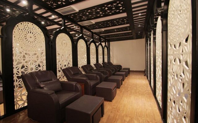 Le Duy Grand Hotel